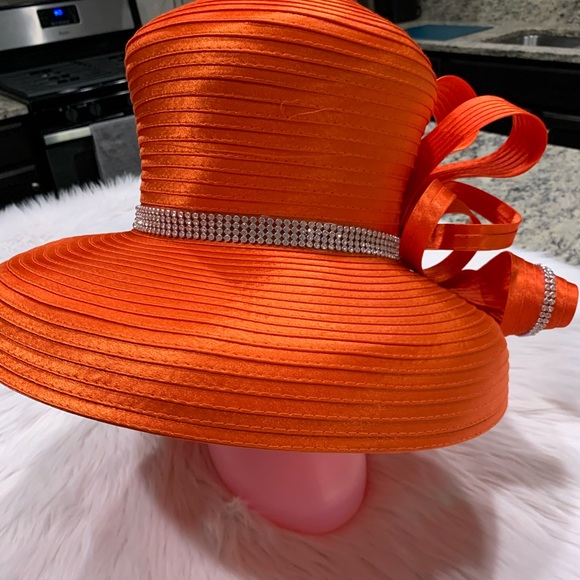 Charm’s Orange Hat - Picture 8 of 14
